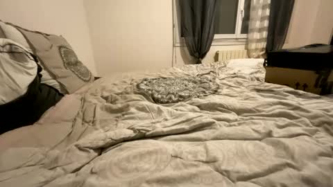 CamO online show from 12-18-24, 05:31