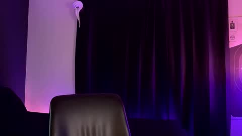 Snapshot of mount_vesuvius chatting on 11-16-25, 04:23 mount_vesuvius online show from 11-16-25, 04:23