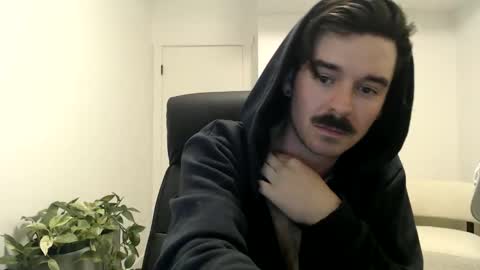 Snapshot of moustachematt chatting on 05-22-26, 03:57 moustachematt online show from 05-22-26, 03:57