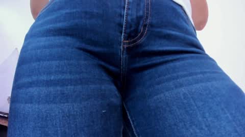 Snapshot of moxa_hot chatting on 12-19-24, 02:02 moxa hot online show from 12-19-24, 02:02