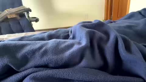 Snapshot of mps908 chatting on 10-12-25, 04:06 Sequoia-Cocked Hombre de Sur online show from 10-12-25, 04:06