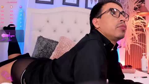 Aaron. online show from 10-07-25, 05:21