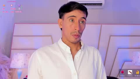 Snapshot of mr_aronnn_ chatting on 02-22-26, 03:18 aron online show from 02-22-26, 03:18