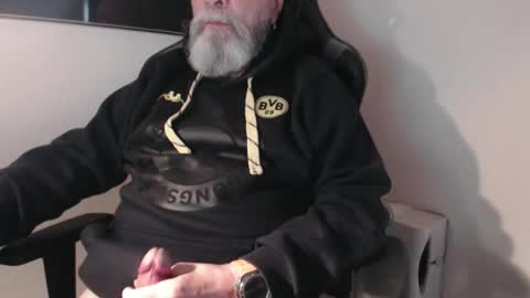 mr_boombastic2021 online show from 11-25-25, 10:37