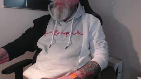 mr_boombastic2021 online show from 04-04-26, 08:45