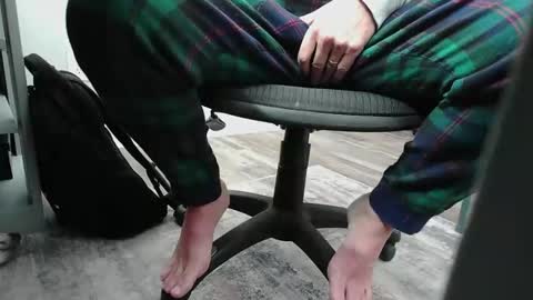 Snapshot of mr_e_solved chatting on 12-22-25, 02:14 just me online show from 12-22-25, 02:14