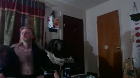 Snapshot of mr_happy12 chatting on 10-31-25, 09:10 mr_happy12 online show from 10-31-25, 09:10