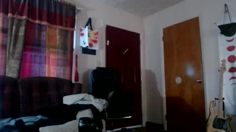 Snapshot of mr_happy12 chatting on 10-31-25, 09:16 mr_happy12 online show from 10-31-25, 09:16