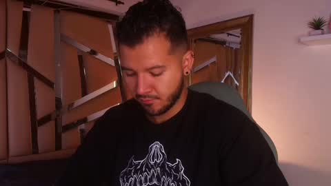 MIKEE online show from 09-10-25, 03:06