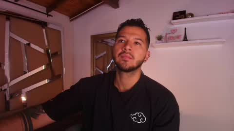 MIKEE online show from 09-11-25, 03:06