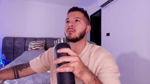 MIKEE online show from 01-18-26, 03:10