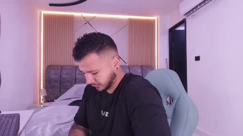 MIKEE online show from 03-16-26, 03:01