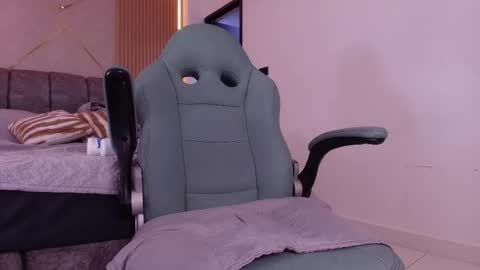 MIKEE online show from 03-28-26, 04:12