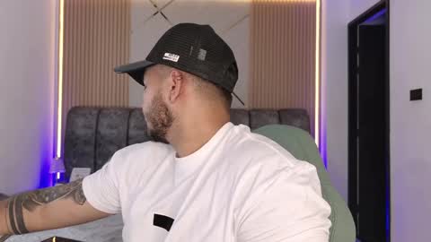 MIKEE online show from 05-16-26, 03:14