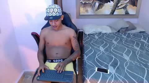 Snapshot of mr_stiven_ chatting on 03-08-25, 03:06 mr_stiven_ online show from 03-08-25, 03:06