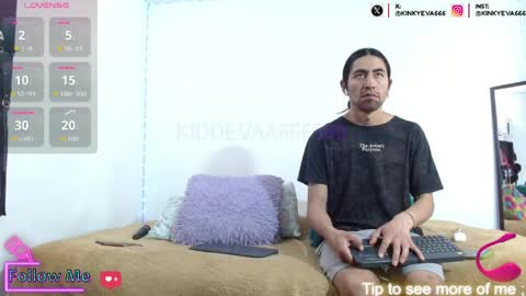 Snapshot of mrandmrs666999 chatting on 05-22-26, 04:23 Mrandmrs666999 online show from 05-22-26, 04:23