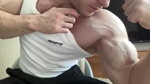 Mrbiceps23 online show from 01-09-25, 06:38