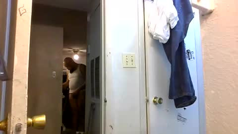 mrbiggs1077777 online show from 11-04-25, 01:54