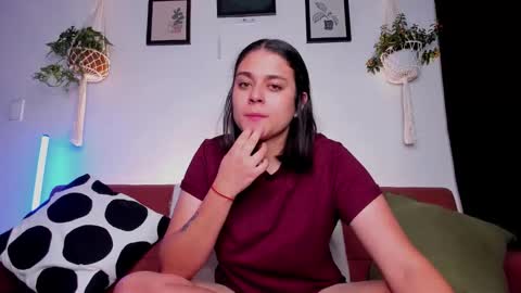 Laura online show from 10-22-25, 02:45