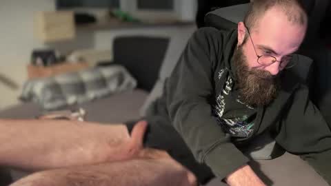 Snapshot of mrcharlybrown chatting on 03-01-25, 06:11 Mike online show from 03-01-25, 06:11