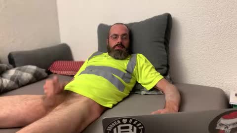 Snapshot of mrcharlybrown chatting on 09-22-25, 03:03 Mike online show from 09-22-25, 03:03