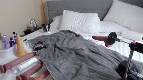 Snapshot of mrcoffee4her chatting on 12-01-25, 03:55 MrCoffee online show from 12-01-25, 03:55