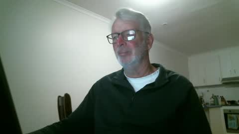 Snapshot of mrcreek1531 chatting on 05-01-26, 10:42 mrcreek1531 online show from 05-01-26, 10:42