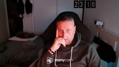 mrdr0o0o online show from 12-19-25, 10:17