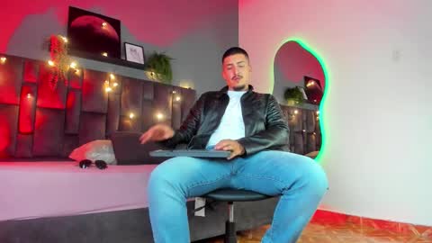 Mr Fox online show from 02-05-26, 07:40