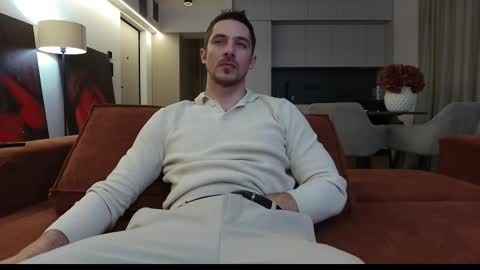 Snapshot of mrgreeneyes01 chatting on 12-17-25, 04:57 juan luis online show from 12-17-25, 04:57