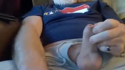 Snapshot of mrhollar chatting on 12-08-24, 12:52 mrhollar online show from 12-08-24, 12:52