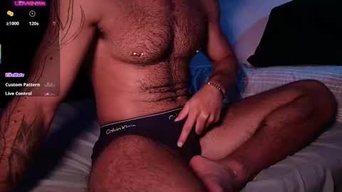 Snapshot of mrj9921 chatting on 06-23-26, 05:49 Juan online show from 06-23-26, 05:49