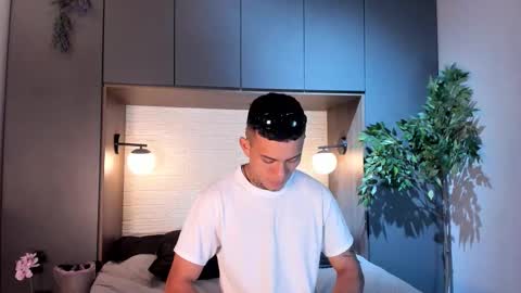 mrjustin_ online show from 11-17-25, 08:03