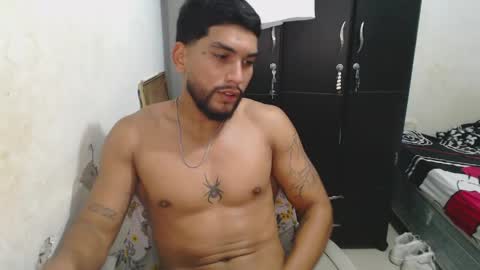 Snapshot of mrlevrone1 chatting on 05-31-26, 12:41 Mrlevrone1 online show from 05-31-26, 12:41