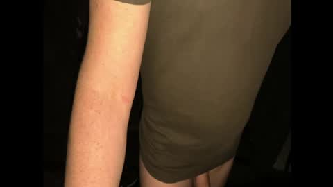 Snapshot of mrloveem chatting on 04-11-26, 10:47 Machine online show from 04-11-26, 10:47