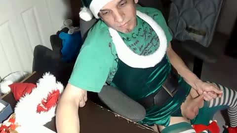 Snapshot of mrmarcxxcam chatting on 12-29-24, 05:21 MrMarc online show from 12-29-24, 05:21