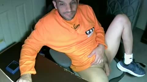 Snapshot of mrmarcxxcam chatting on 10-14-25, 02:45 MrMarc online show from 10-14-25, 02:45