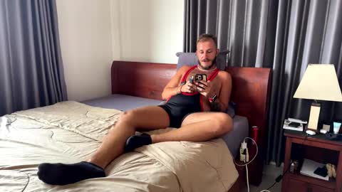 Snapshot of mrmaxiy chatting on 12-01-25, 08:08 Max online show from 12-01-25, 08:08