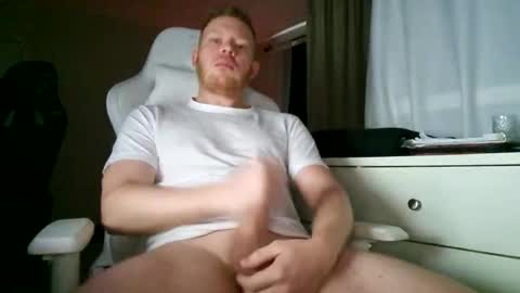 Snapshot of mrricky87 chatting on 10-31-25, 07:53 mrricky87 online show from 10-31-25, 07:53