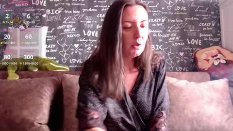 Snapshot of mrs__le chatting on 03-22-26, 09:34 Lara online show from 03-22-26, 09:34