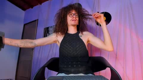 Snapshot of mrshaggy_ chatting on 01-16-25, 09:51 Mr Shaggy online show from 01-16-25, 09:51