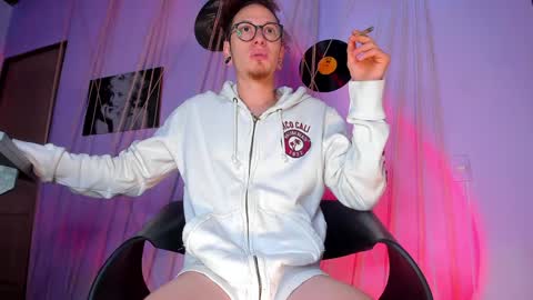 Snapshot of mrshaggy_ chatting on 01-29-25, 12:35 Mr Shaggy online show from 01-29-25, 12:35