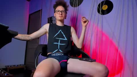 Snapshot of mrshaggy_ chatting on 02-20-25, 12:41 Mr Shaggy online show from 02-20-25, 12:41