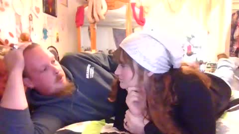 Snapshot of mrsluna19 chatting on 12-29-24, 07:43 MrsLuna19 online show from 12-29-24, 07:43