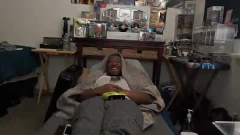 Snapshot of mrsoonicexrated chatting on 02-09-25, 02:29 mrsoonicexrated online show from 02-09-25, 02:29