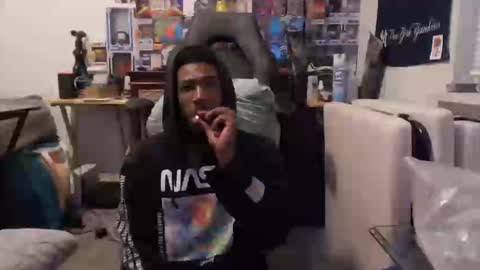 Snapshot of mrsoonicexrated chatting on 09-10-25, 01:27 mrsoonicexrated online show from 09-10-25, 01:27