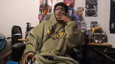 Snapshot of mrsoonicexrated chatting on 12-03-25, 09:40 mrsoonicexrated online show from 12-03-25, 09:40