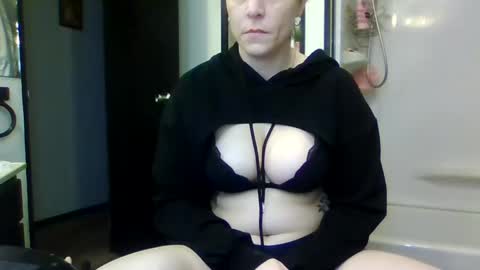 Mrstxoxo4594 online show from 09-24-25, 11:57