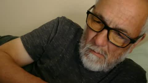 Snapshot of mrtease5 chatting on 08-06-26, 03:41 mrtease5 online show from 08-06-26, 03:41
