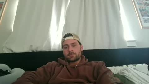 Snapshot of mrthickly818 chatting on 02-11-26, 02:44 mrthickly818 online show from 02-11-26, 02:44
